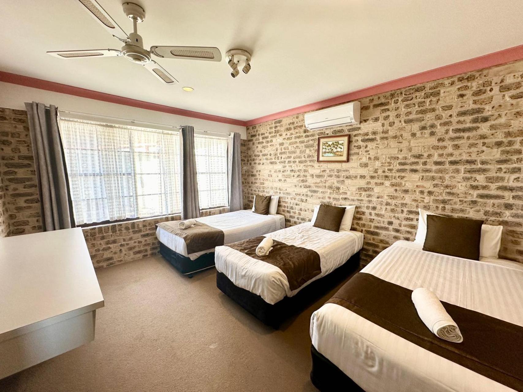 Sir Francis Drake Motel Heatherbrae Eksteriør billede